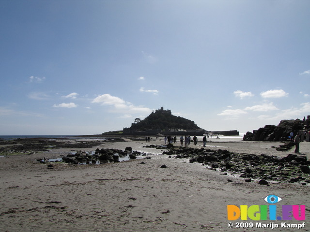 SX08940 People walking to St Michael's Mount over causeway